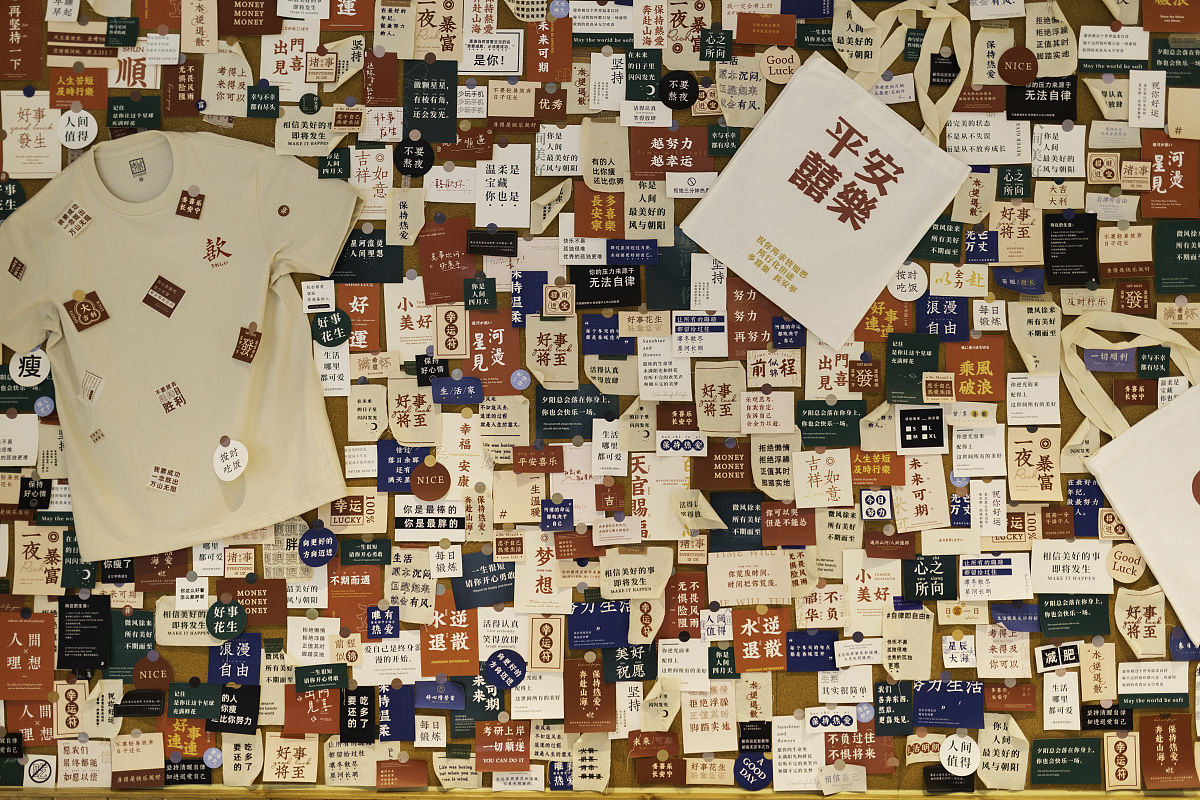 学习冯友兰《中国哲学史》反思其方法论的得失不少于3000字写成论文要有摘要、文献、牵引等要深刻具体写成规范论文。目前这个稿子字数不够还要再具体一些。