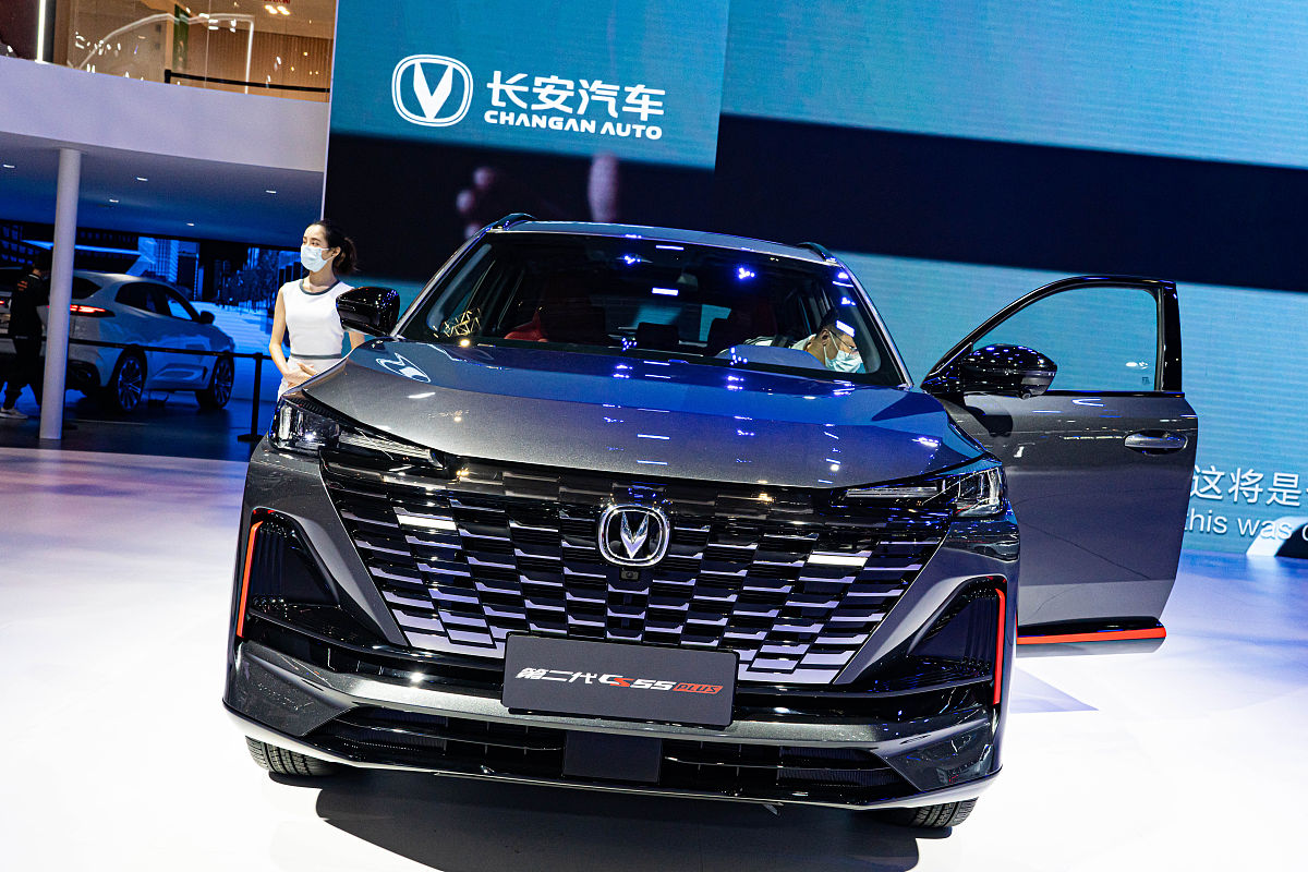 长安深蓝S7提车体验：科技感与豪华感兼具