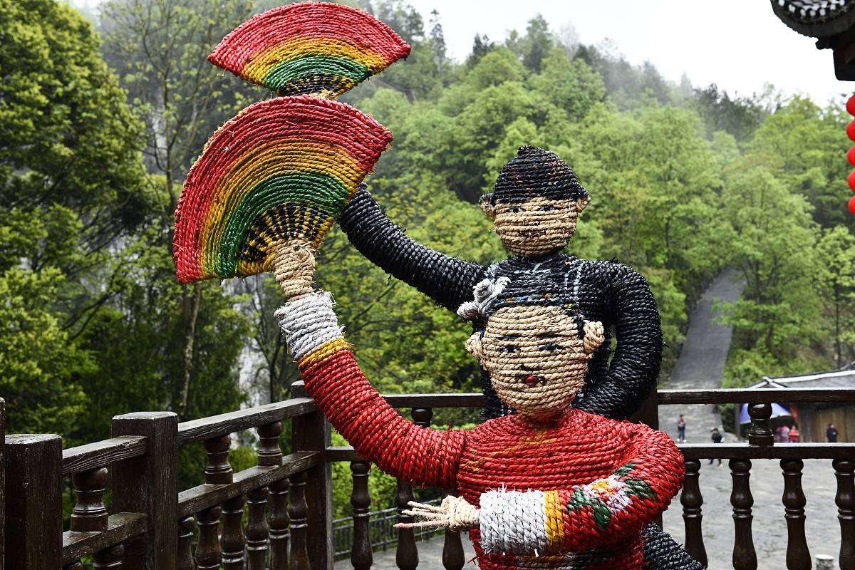 云南文化艺术职业学院五年制大专：优势、不足及未来展望