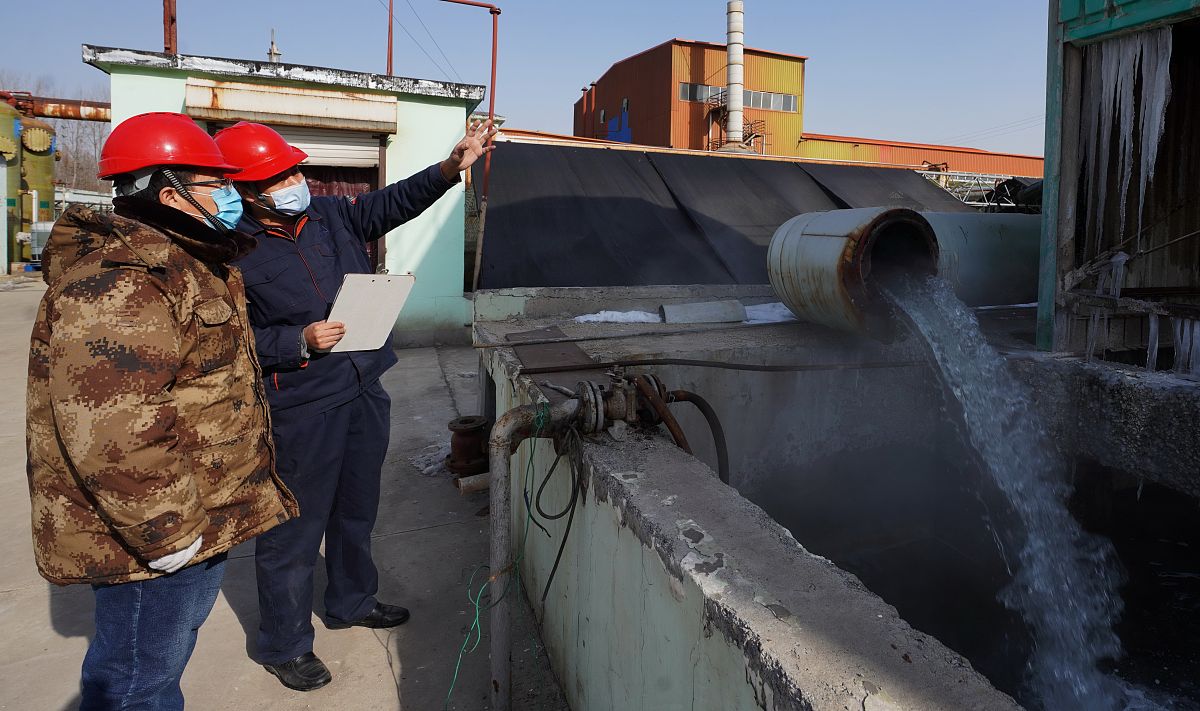 设备开箱查验立杆44个、监控箱56个、复合线8100米、电源线2000米、PE管600米等。2 水利基础开挖、浇筑19个点位立杆、监控箱安装12个点位。3 民宗监控项、摄像机安装5个点位安装。4 点位勘察：水利7个民宗8个、公安治安小区20个、应急12个、生态环境46个。根据以上内容编制监理意见