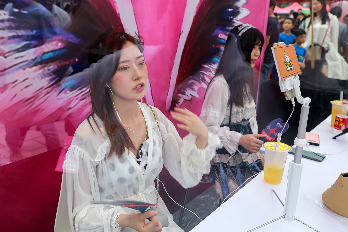 小红帽主播：揭秘网络直播行业新秀的成功秘诀