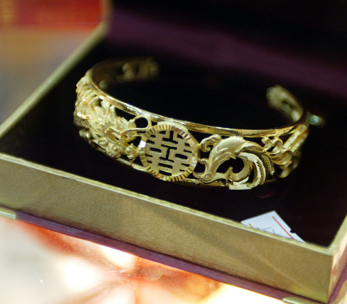 请帮我写1篇650字的博客文章主题是：手镯怎么量自己尺寸