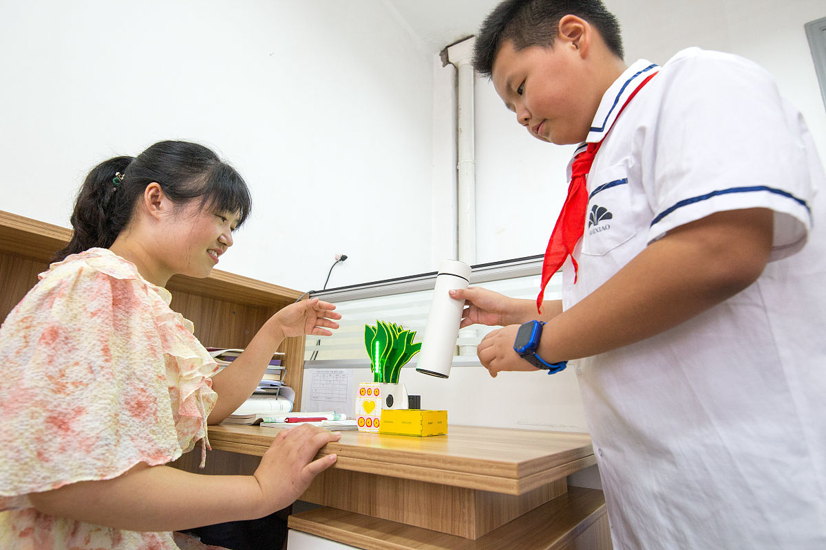 2021年9月8日,浙江省湖州市长兴县的学生利用学习的科学知识制作科技