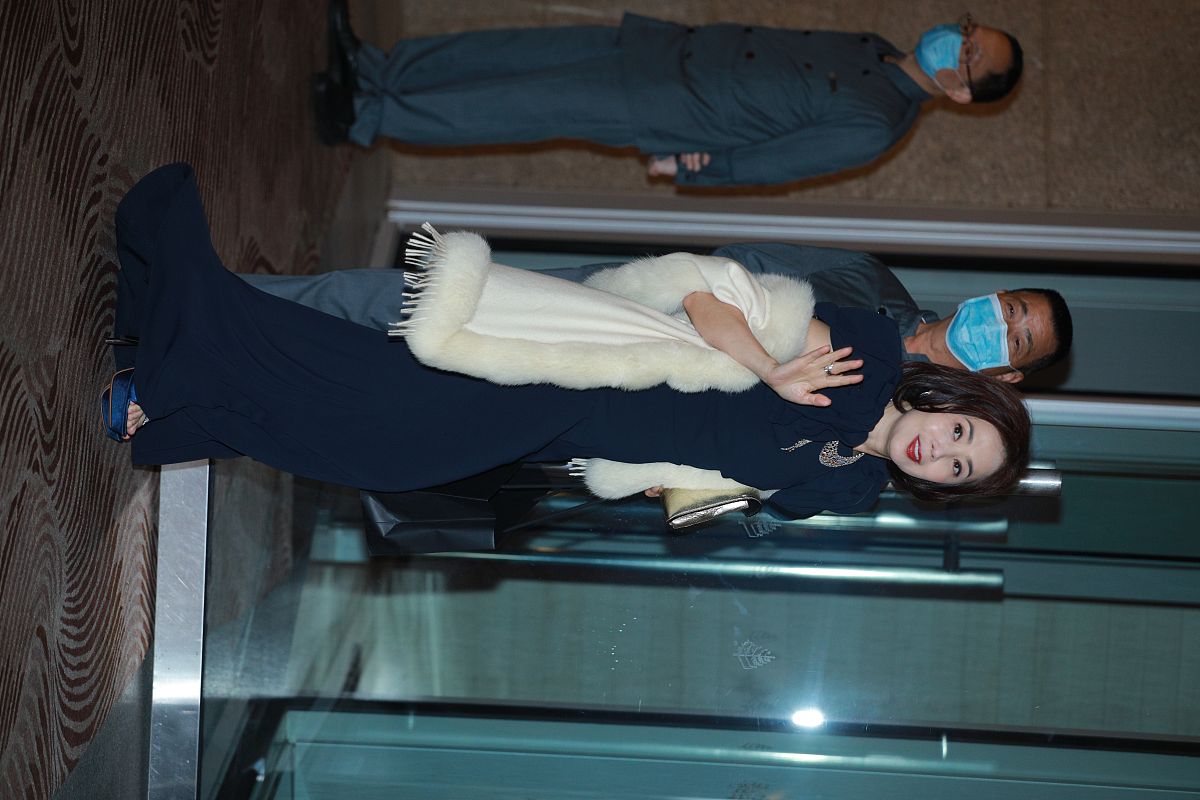 子规啼血霜眸冷下一句七言律诗是什么千里江山尽入怀。骨肉离散情难忘征衣未换身先老。战火纷飞泪难收。继续