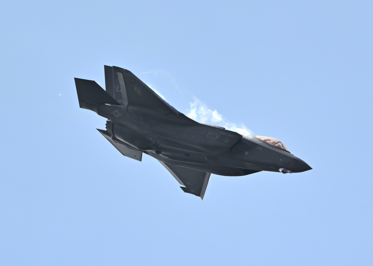 轰-20：中国新型战略轰炸机，提升空军威慑力