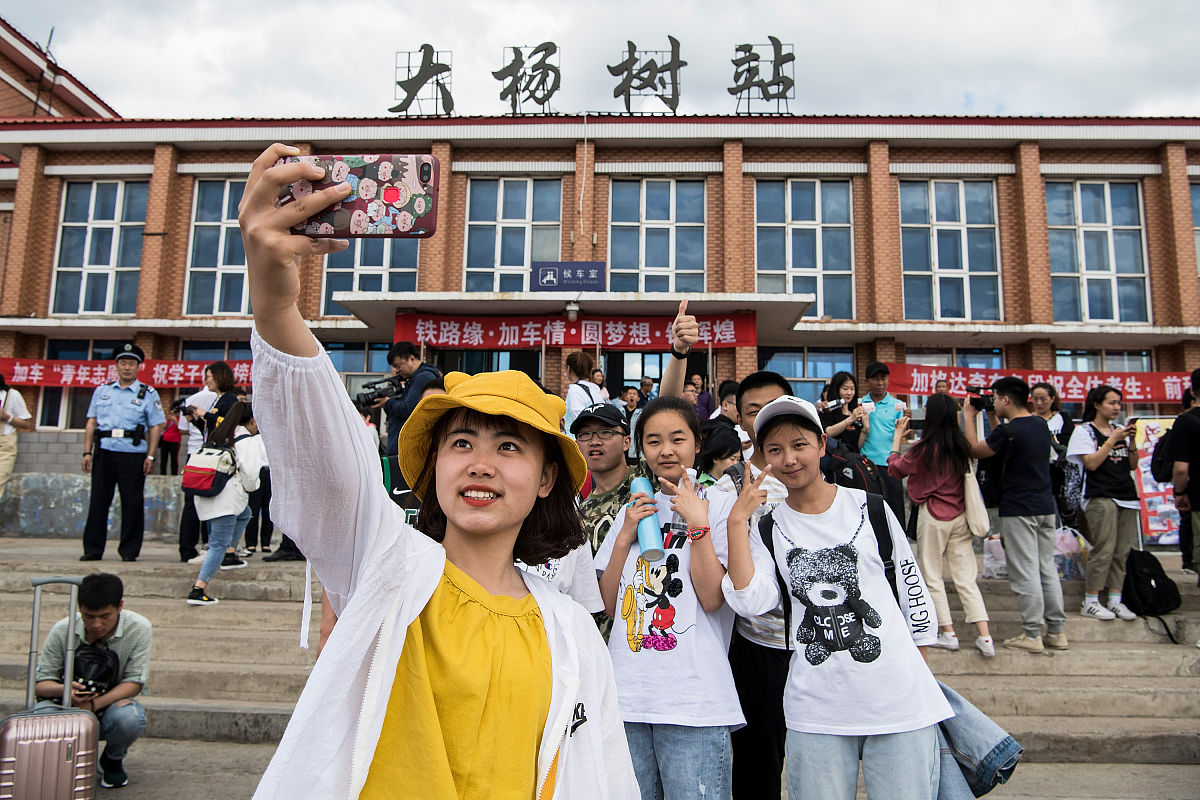 2019年6月5日,内蒙古大杨树镇,"高考专列".据中国之声《新闻晚高峰》
