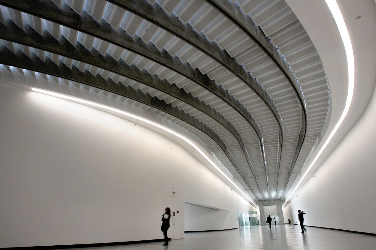 费县职业中专学校招生专业：机电、经济管理、建筑、艺术等