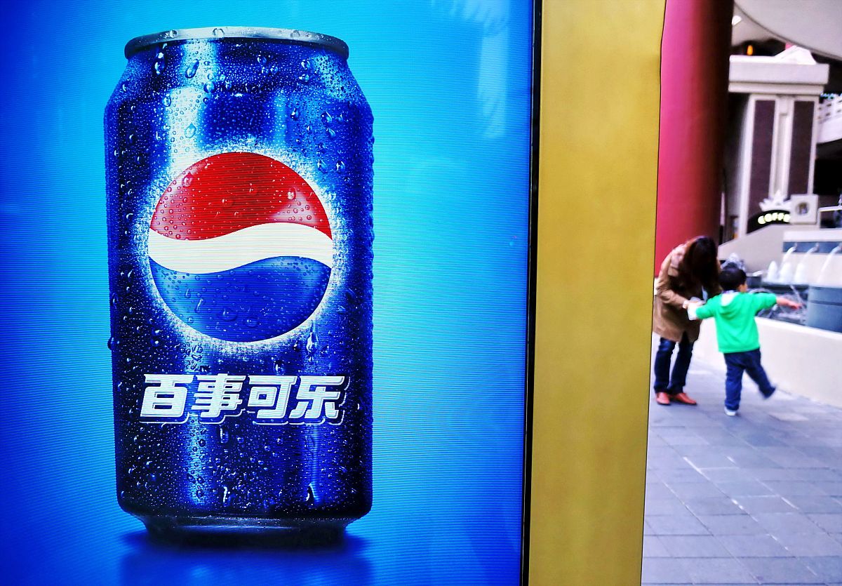 请设计一个调查问卷用以统计人们更喜欢百事可乐还是可口可乐能再添加一些问题吗？