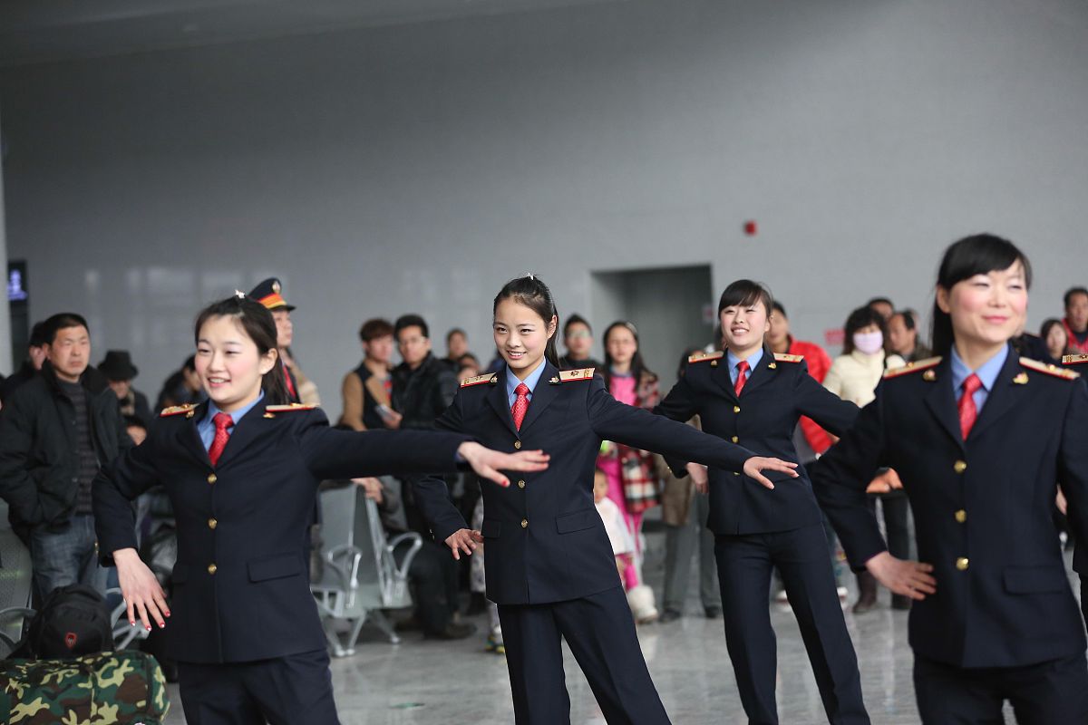 南充交通职业学校铁道运输服务专业：热门专业，就业前景广阔