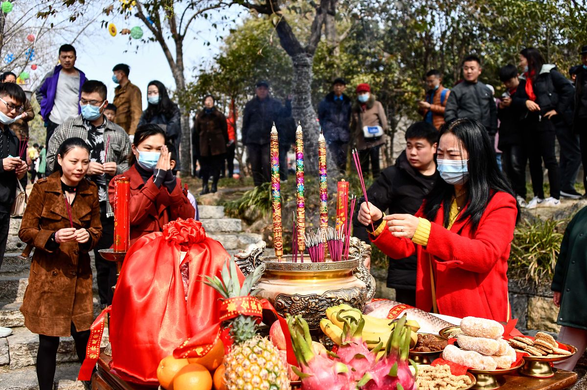 十日祭祖：探寻古老习俗，传承文化之美