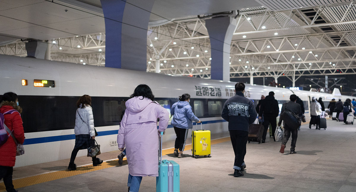 2022年2月9日,g350,成都东-北京西列车.(如需下载使用,请务必署名:红