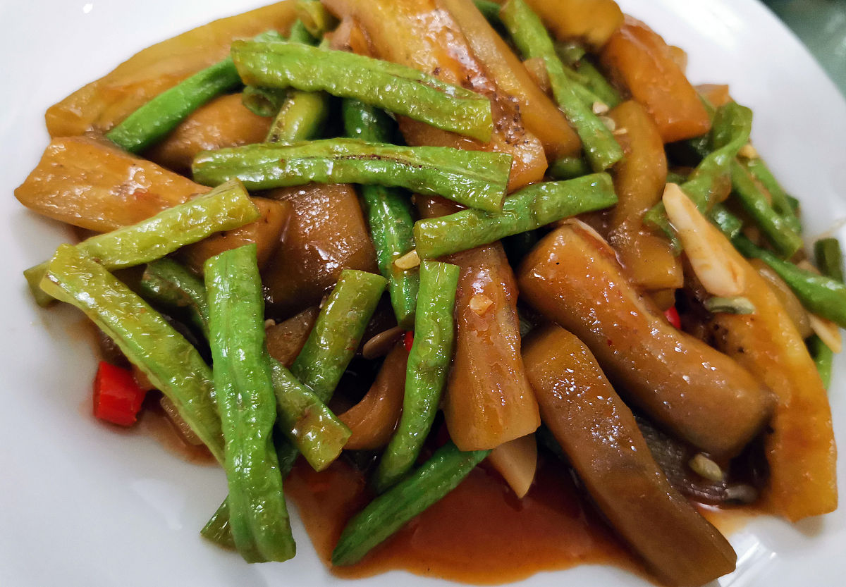 炒茄子要不要放水？这样做才好吃！