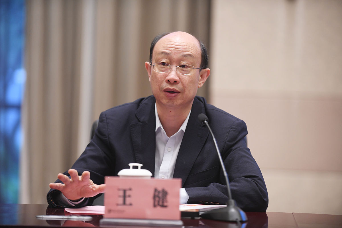 武汉财贸学校2023年热门专业：数字经济、金融、国际贸易、人力资源管理