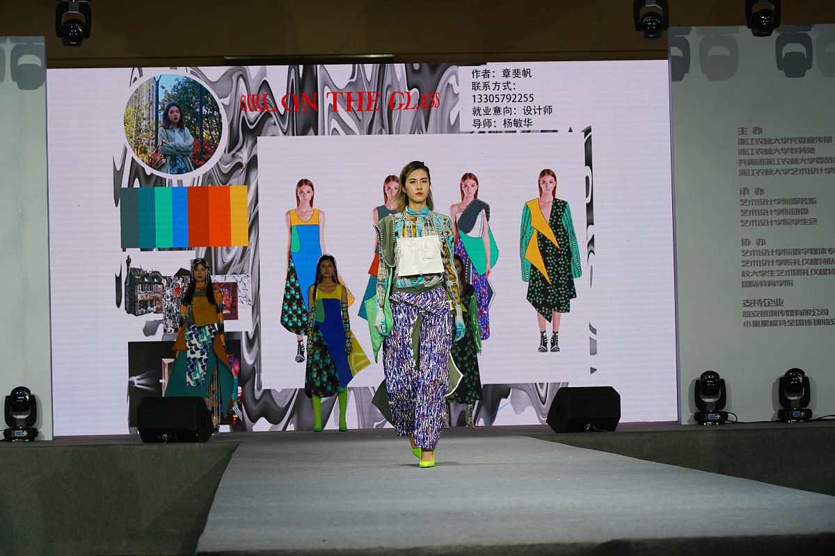 论文查重评分系统：学生成绩中查看查重率、分数和评价结果