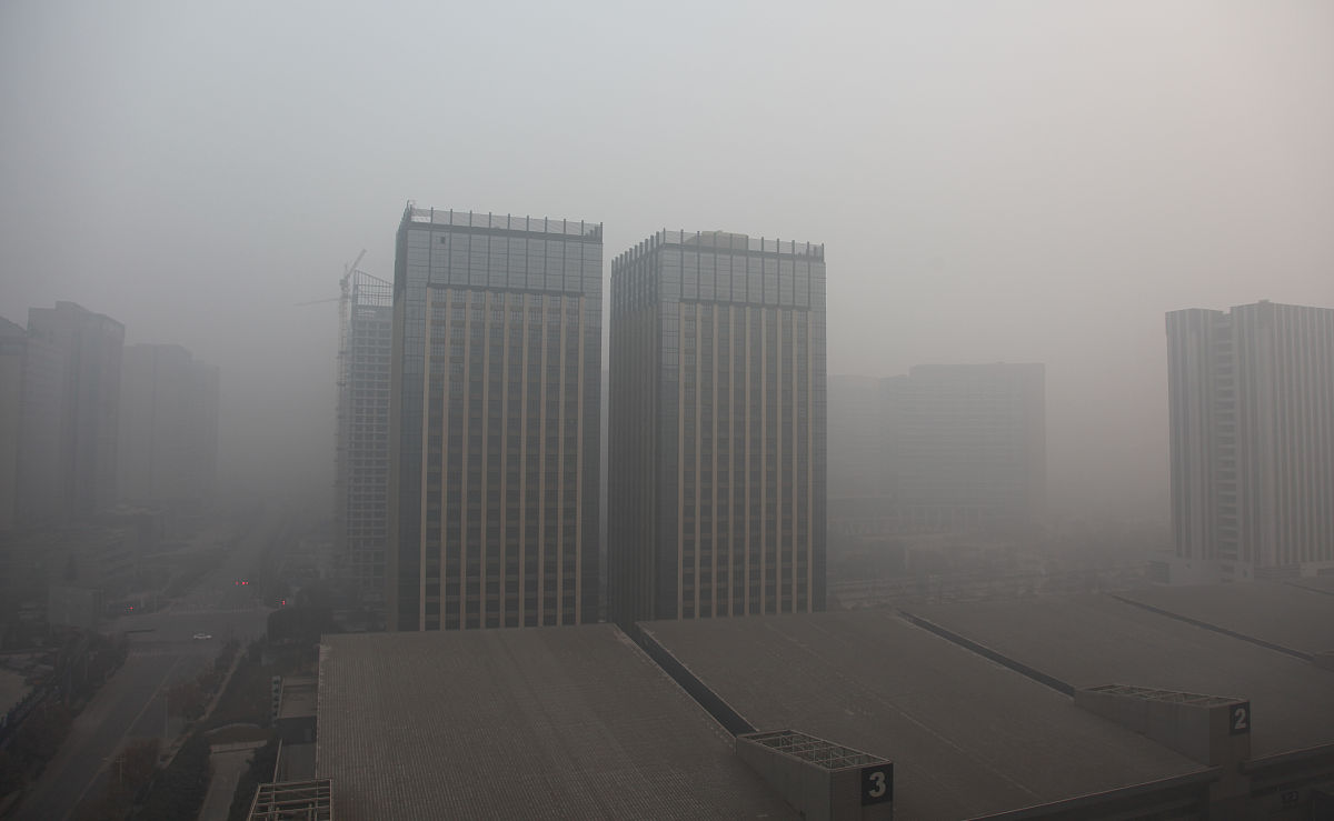 雾霾的主要成分及危害：PM2.5、二氧化硫、臭氧等