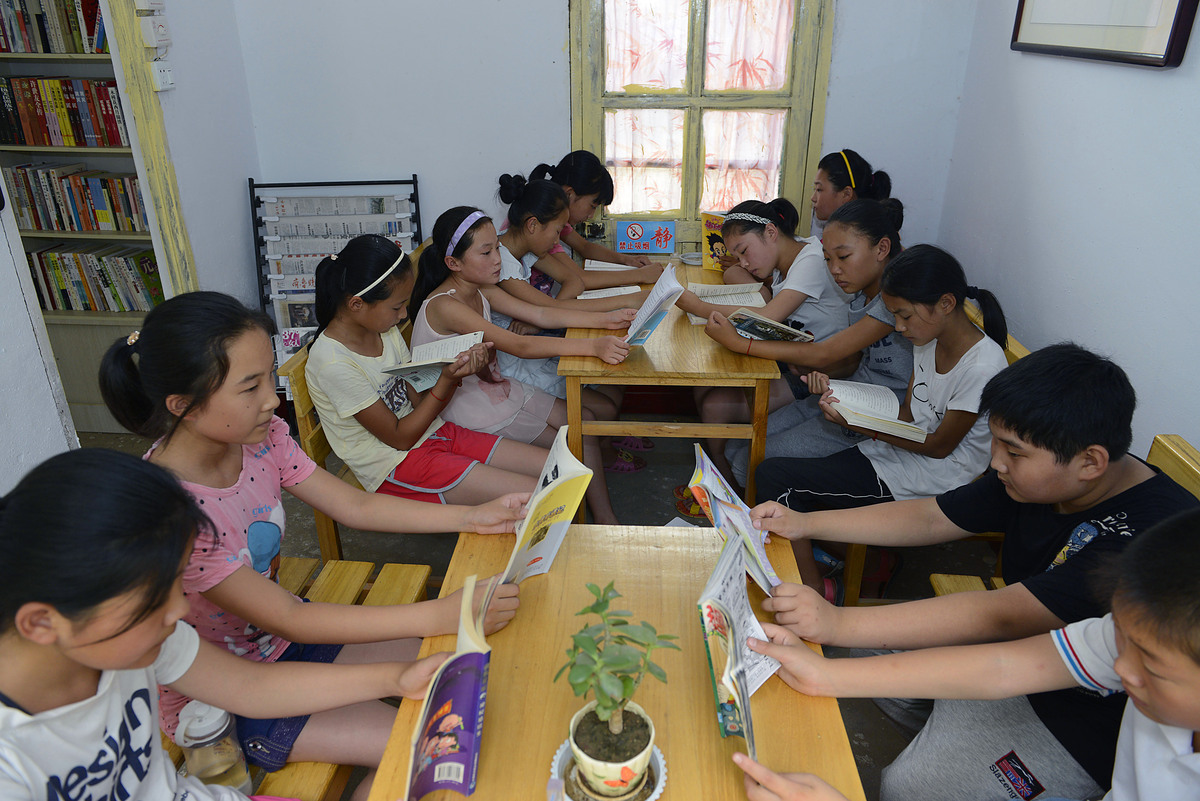 家长进校园：了解孩子学习，促进家校合作