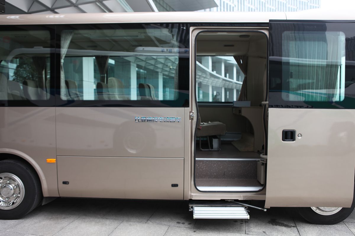 丰田考斯特用户评价及口碑：商务旅游的理想选择