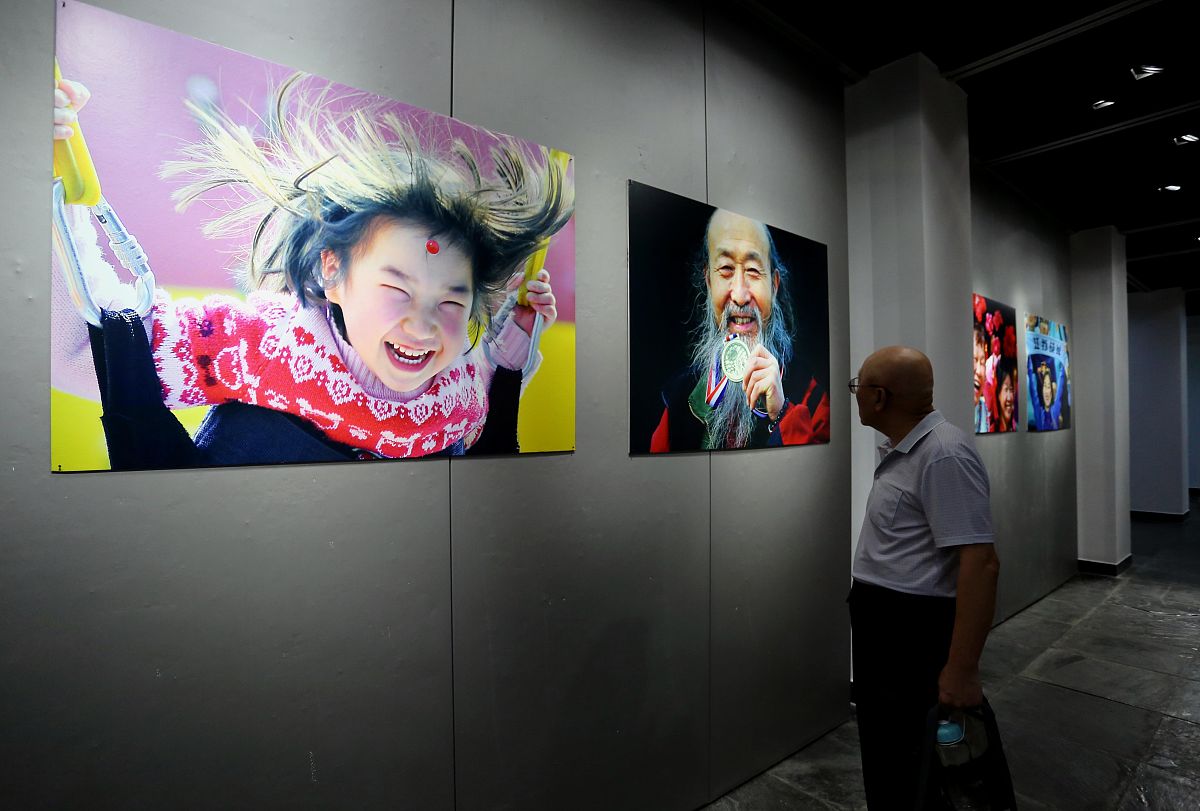 随机生成一份互联网线上心灵艺术馆的支出和收益 支出和收益控制在200元内字数要求500字