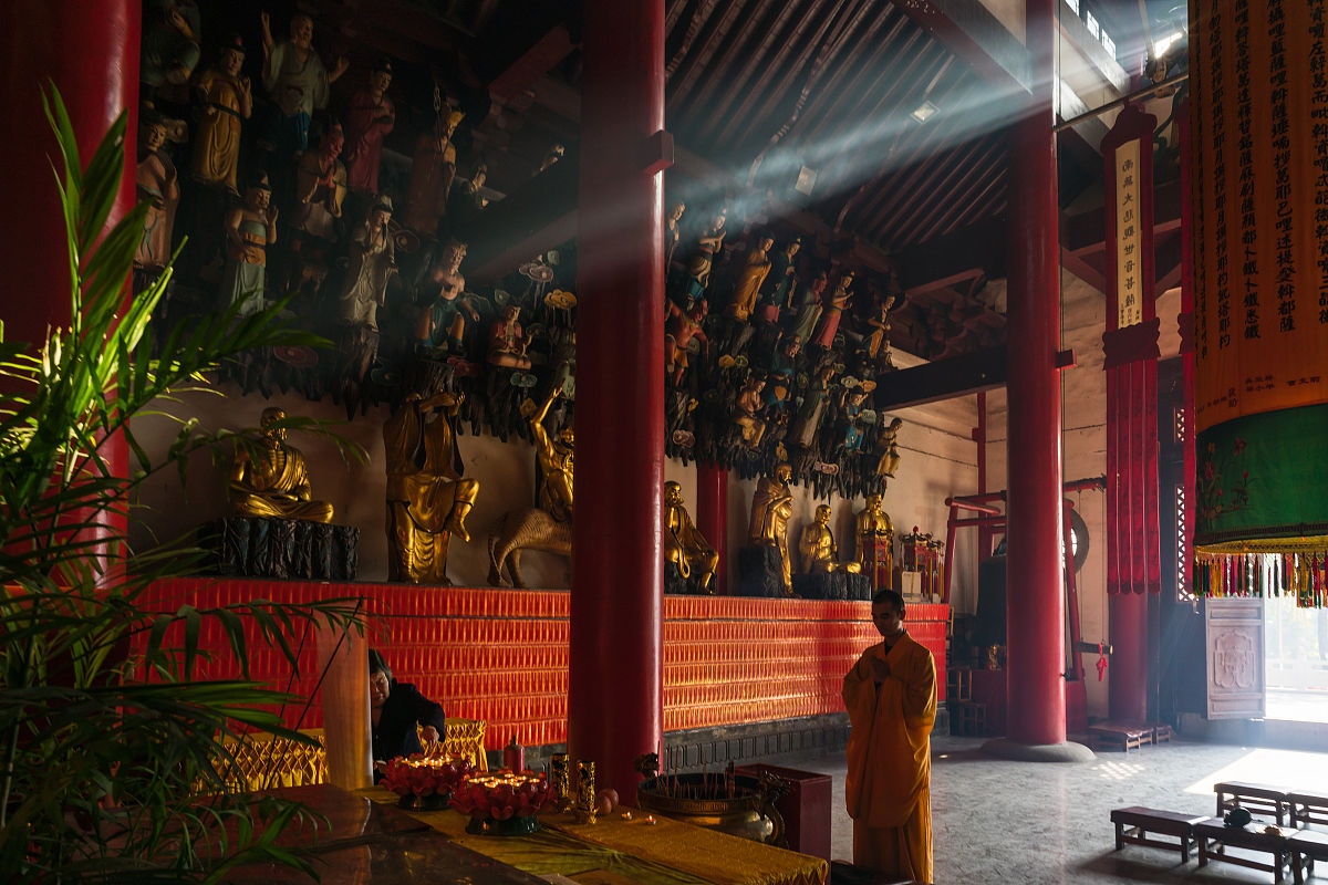 千年古刹佛祖舍利寺庙鸡鸣 押韵