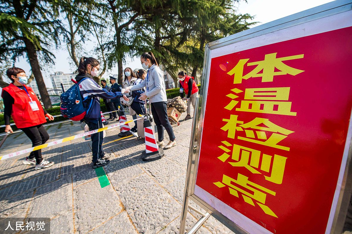 请根据以下文本写一份相应的工作小结为了有效落实蓝山县飓风行动工作要求根据蓝山县教育局的决策部署严厉打击整治群众 反映强烈的违法犯罪和社会治安突出问题特别是未成年人保护工作 中存在的漏洞和薄弱环节对性侵害犯罪保持零容忍零懈怠 从源头上有效预防性侵害学生案件发生切实保护学生身心健康和合法权益为学生营造健康成长的良好生活和学习环境。我校根据职责分工立即召开飓风行动部署会成立工作专班制定可行性的实施方案要