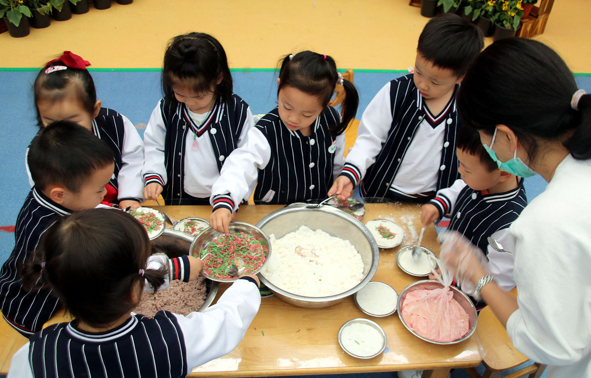 幼儿园传统节日活动与食物教育