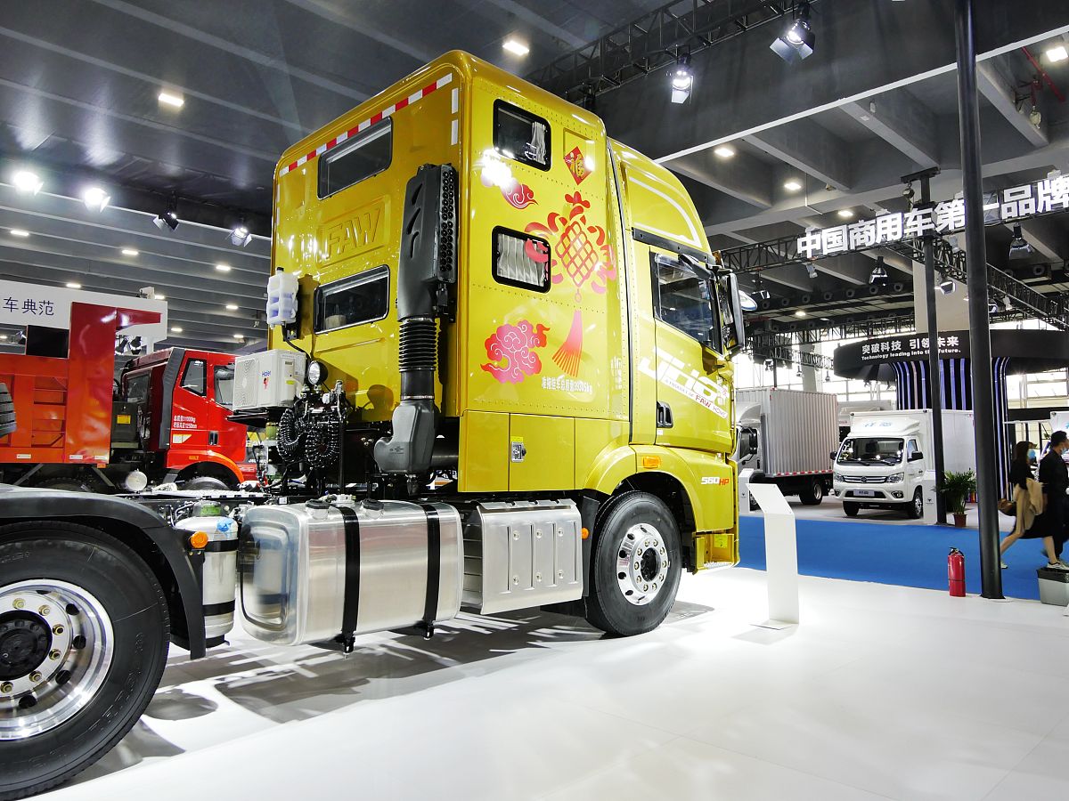 JH6维柴460的发电机皮带型号A175-1700-125。