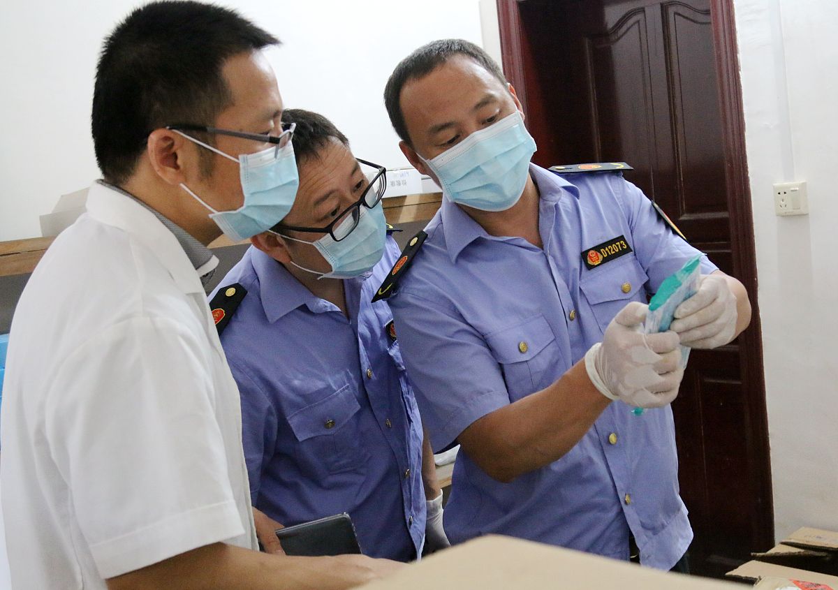 在食药局化学检验科实习其社会实践活动内容怎么写