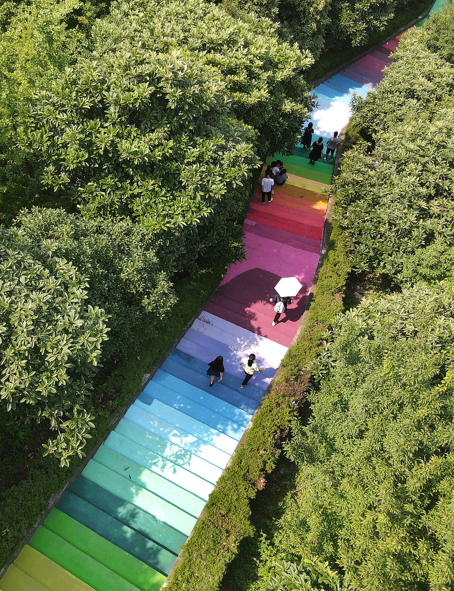 景观公共设施色彩要求：环境、功能和舒适感的完美平衡