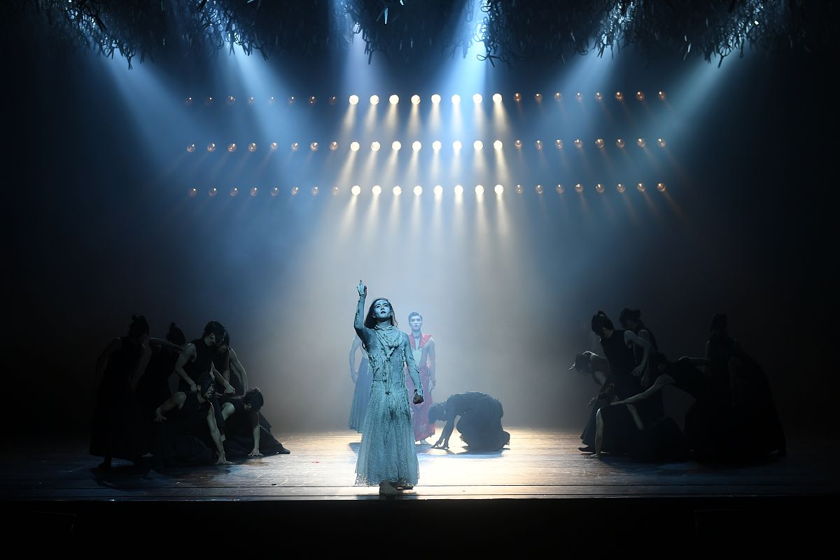 以《富春江居图》为题材写一个舞剧剧本