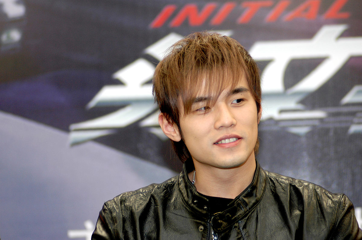 2005年4月10日,周杰伦等电影《头文字d》一干明星在上海嘉定f1赛场全