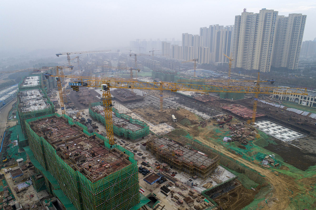 房建项目前期施工已经完成准备进入大干时期请写一篇500字通讯稿