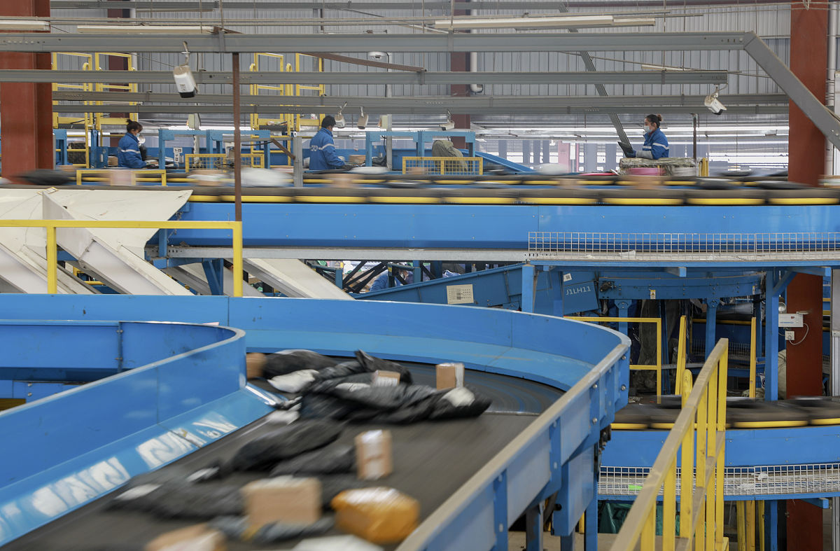 写一段针对打单系统 卖账号的宣传语 结合速递管家