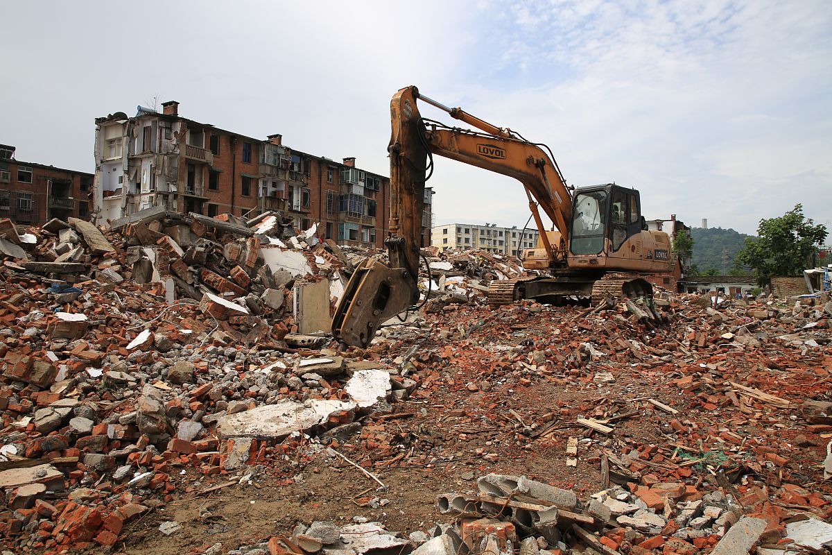 房屋建在邻居土地上，需要拆除吗？