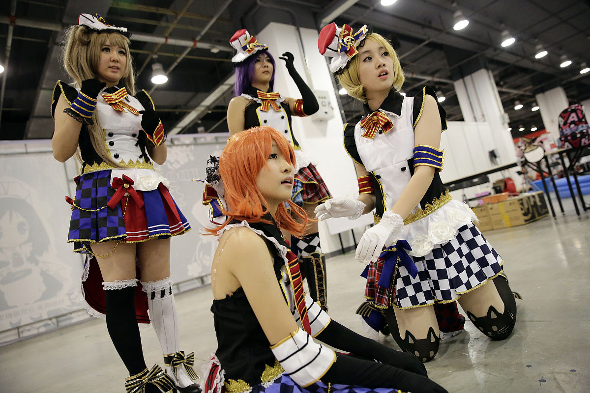 在《少女歌剧》中圣翔音乐学院每年都会演出的剧目是？