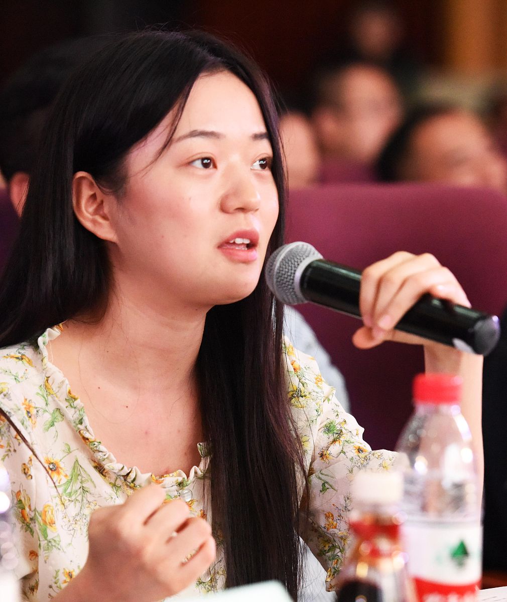 锄禾日当午：古诗赏析 - 农民辛勤劳动的写照
