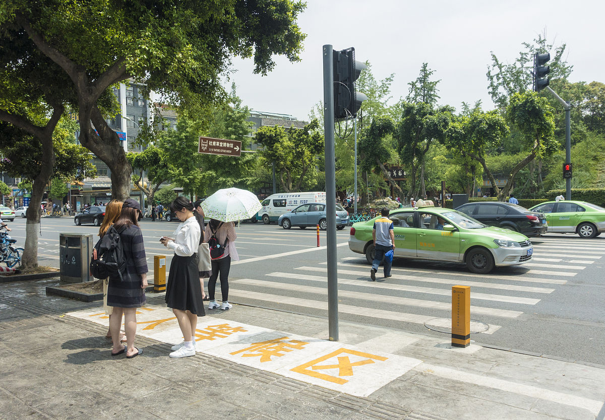 盲人行道被占用问题解决方案：技术系统实现功能