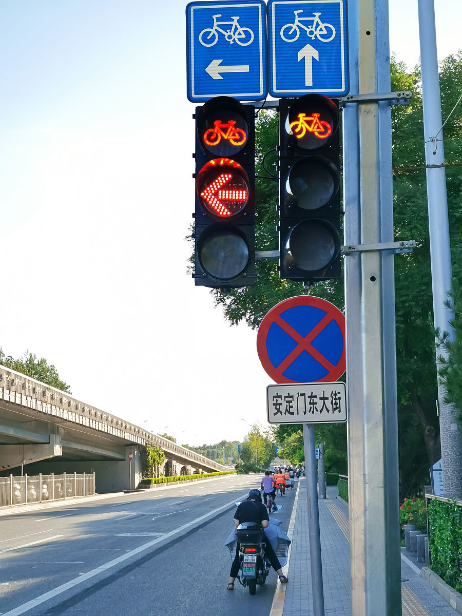 长安大学电子信息工程专业课程设置：基础理论与实践能力培养