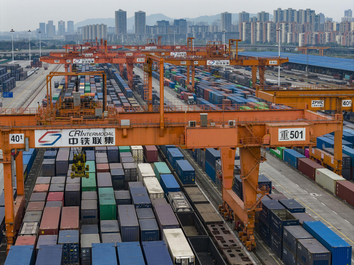 2026年3月27日,重庆市沙坪坝区铁路团结村中心站一派