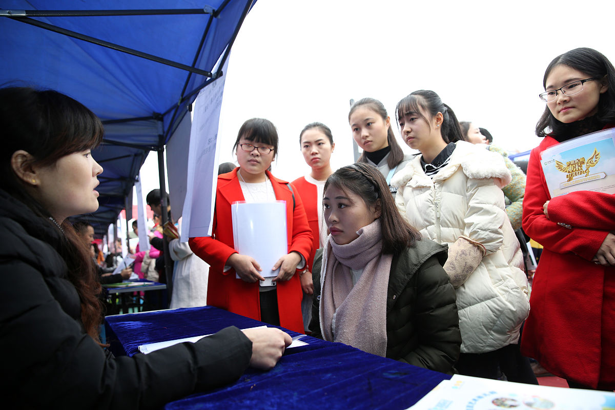 作为一名北理工自动化学院的学生我在四年的大学生活中经历了许多不同的机遇和挑战这些经历不仅让我成长为一个更加成熟和自信的人也让我更加深入地理解了德育的意义和重要性。帮我换个方式描述一下字数多点真情实感