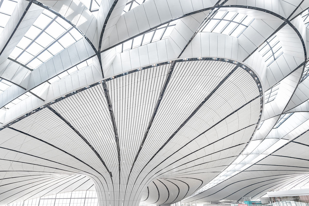 帮我出几个有关线性空间线性变换欧式空间的数学竞赛题并且给出答案