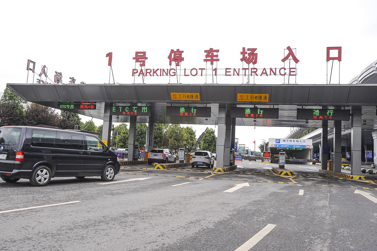 贵州航空学校详解空难事故时应遵守的自救原则