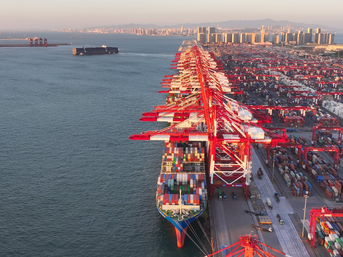 青岛市贸易现状与挑战：机遇与风险并存