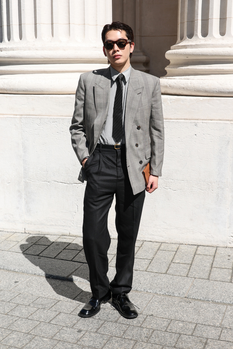 雨中绅士，西装套装优雅出行