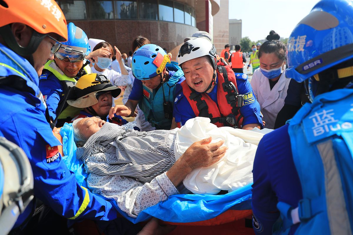 跳桥救人英雄彭清林成亚运城市志愿者，传递正能量