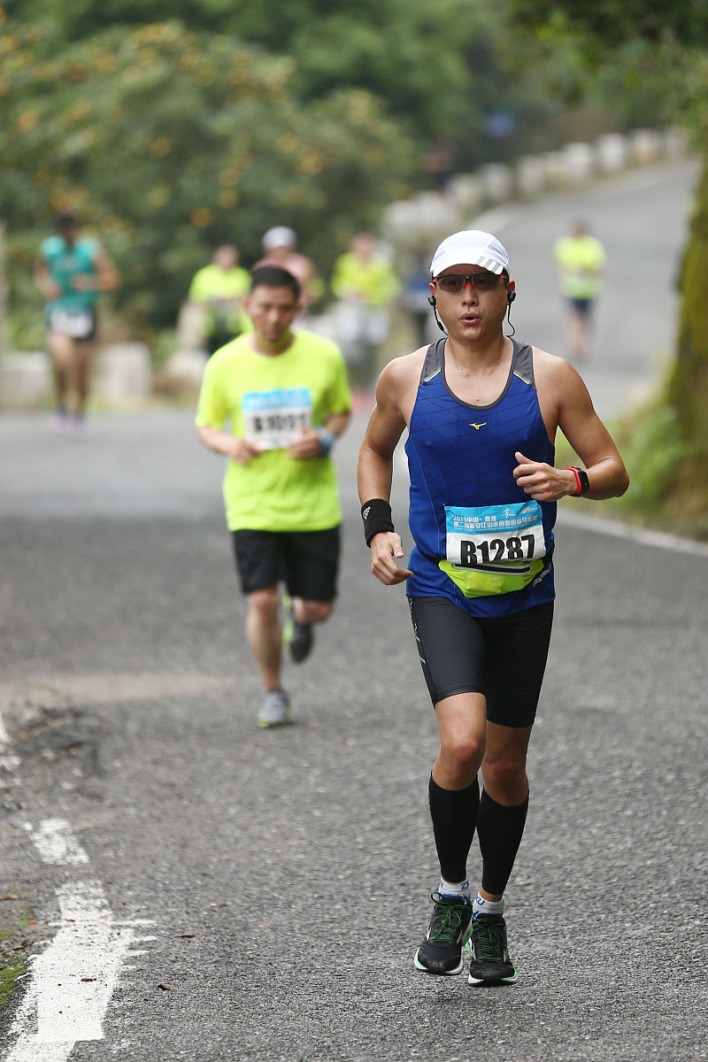 全程马拉松注意事项：训练、饮食、装备、比赛策略