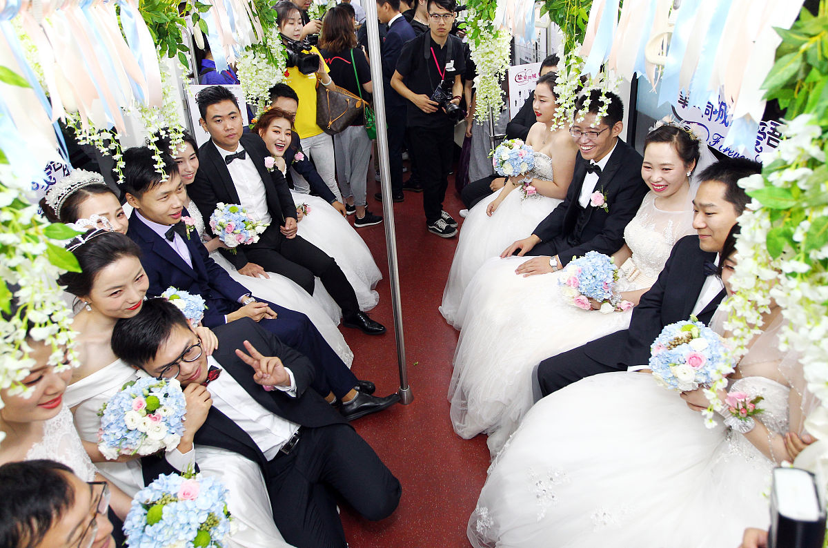 西安新娘嫁日化妆培训学校：夏日裸妆技巧，打造自然清新妆容