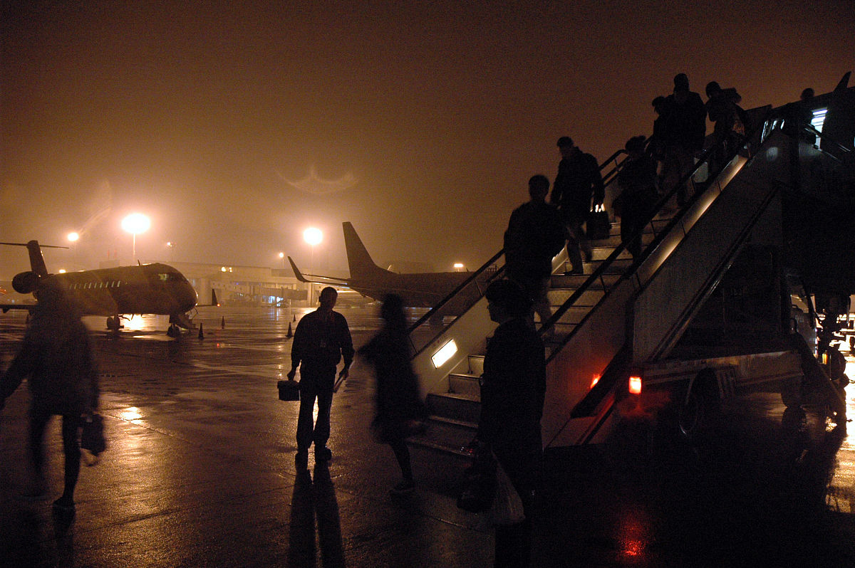 重庆航空学校就业保障——入学签订就业协议