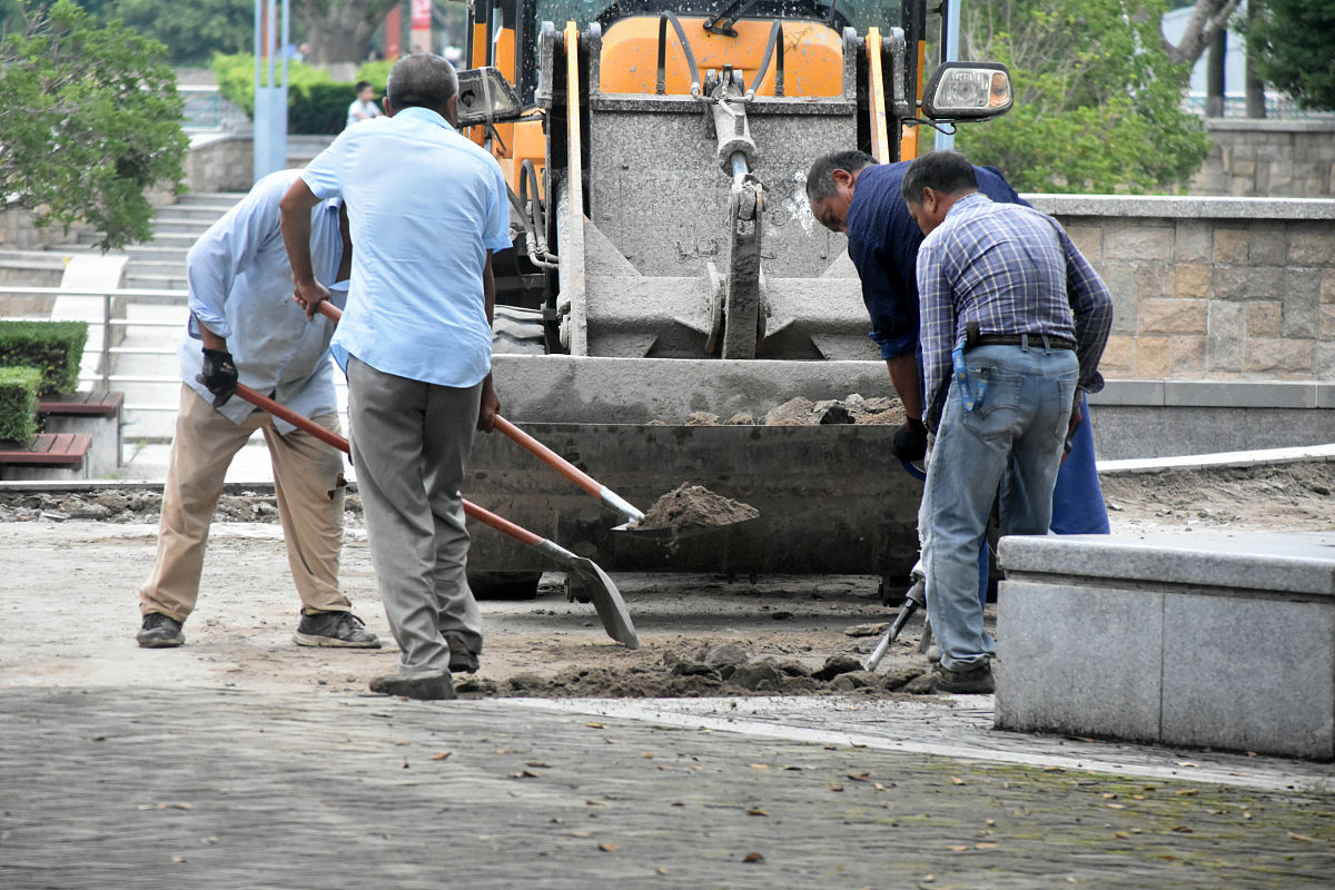 混凝土地面拆除方法及步骤详解 | 安全高效