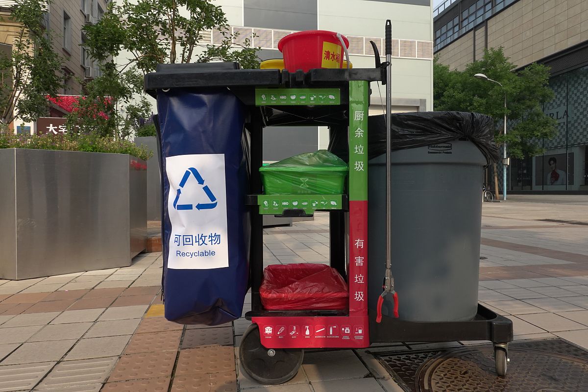 可移动垃圾桶盈利方案：政府采购、合作、广告等多种模式