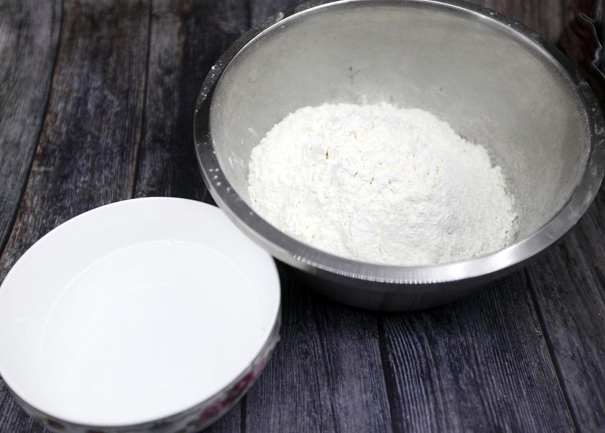 水灰：面食加工的秘密武器，提升口感和弹性